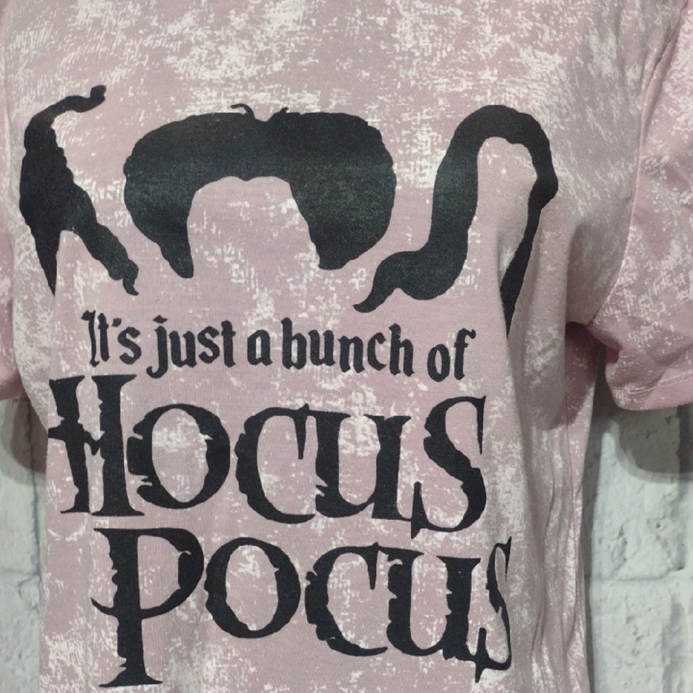 Disney Hocus Pocus Graphic Tee in Pink